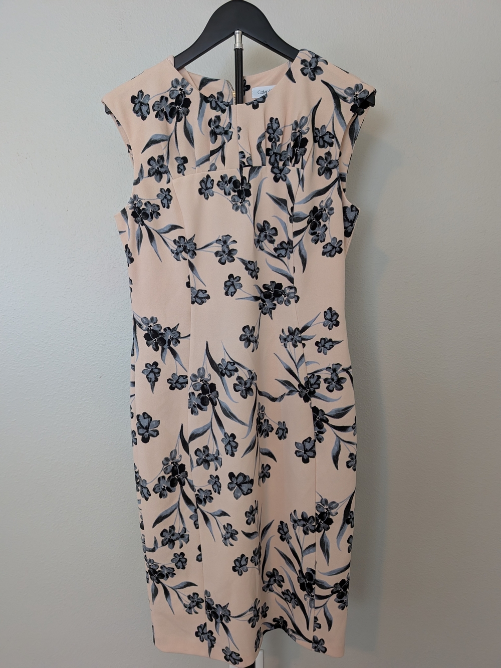 Calvin Klein Cream/Peach Floral Cap-Sleeve Sheath Dress